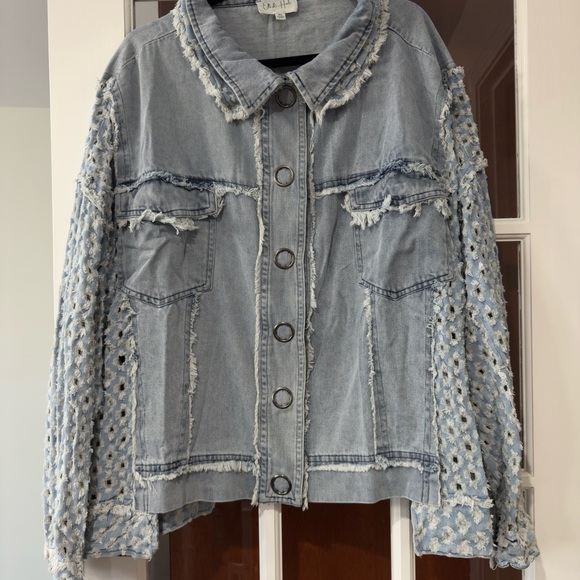 New Oli & Hali Denim Jacket with Open Details. Pockets and Snaps too!! - Picture 1 of 3